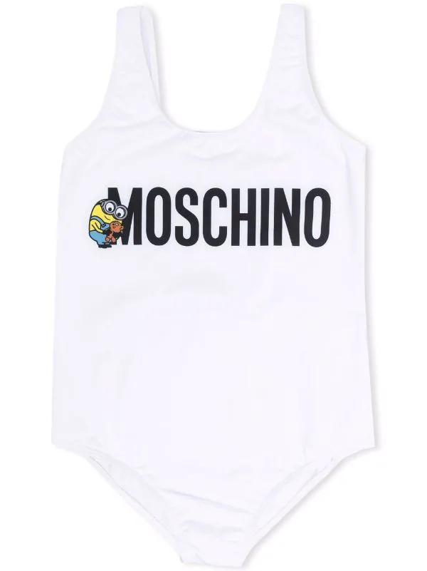 ( Nouvelle Collection ) Moschino Kids 10101 WHITE Maillot De Bain à Logo Imprimé Enfant 3 ( Nouvelle Collection ) Moschino Kids 10101 WHITE Maillot De Bain à Logo Imprimé Enfant