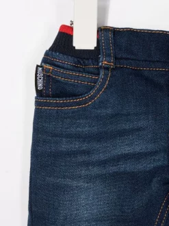 ( Nouvelle Collection ) Moschino Kids 40099 Blu Notte Jean à Logo Brodé Enfant 7 ( Nouvelle Collection ) Moschino Kids 40099 Blu Notte Jean à Logo Brodé Enfant -Moschino Kids Soldes Boutique 18006345 38004514 600