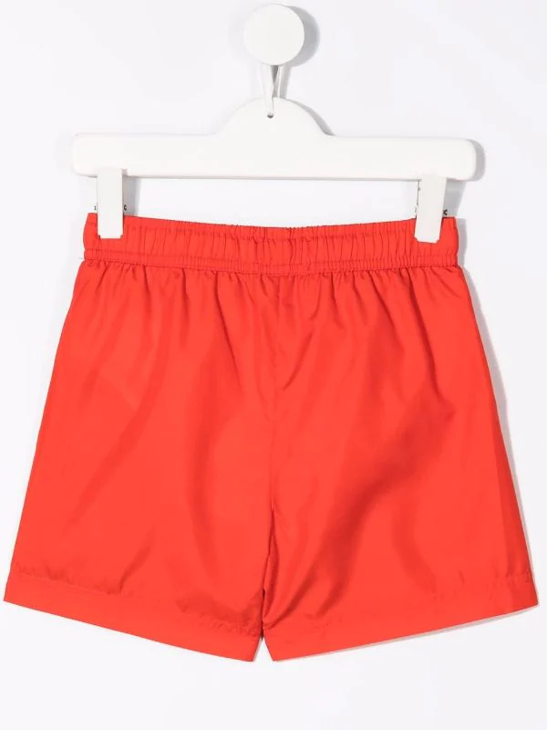 ( Nouvelle Collection ) Moschino Kids 50109 ROSSO Short De Bain à Logo Imprimé Enfant 4 ( Nouvelle Collection ) Moschino Kids 50109 ROSSO Short De Bain à Logo Imprimé Enfant – Image 2