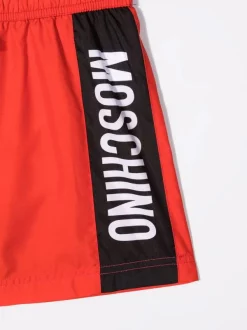 ( Nouvelle Collection ) Moschino Kids 50109 ROSSO Short De Bain à Logo Imprimé Enfant 7 ( Nouvelle Collection ) Moschino Kids 50109 ROSSO Short De Bain à Logo Imprimé Enfant -Moschino Kids Soldes Boutique 18144825 38488620 600