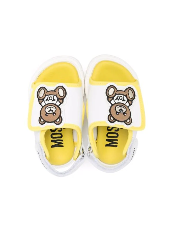 ( Nouvelle Collection ) Moschino Kids 04WHITE/YELLOW Sandales à Imprimé Teddy Bear Enfant 5 ( Nouvelle Collection ) Moschino Kids 04WHITE/YELLOW Sandales à Imprimé Teddy Bear Enfant – Image 3
